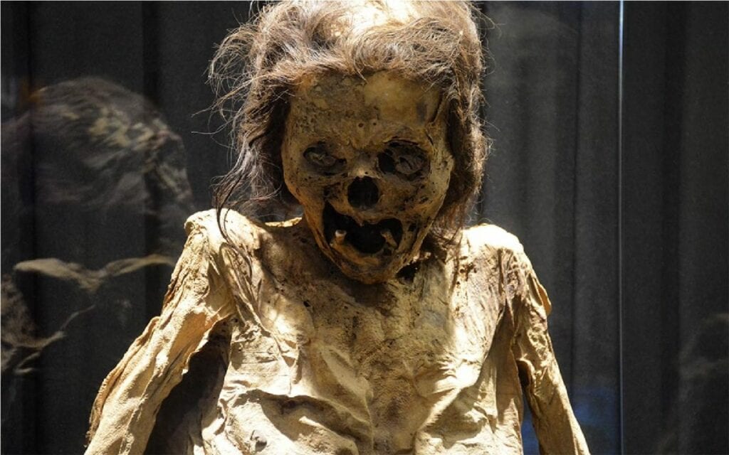Museo de las momias de Guanajuato. Leyenda de la cual se dan explicaciones paranormales.