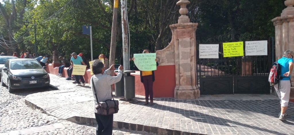 Protestan en San Miguel de Allende para evitar privatización de Parque Juárez