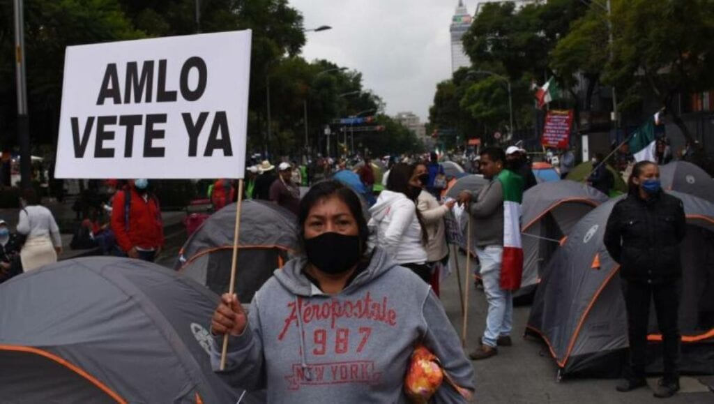 FRENA reanuda su marcha hasta el Zócalo este domingo (videos y fotos)
