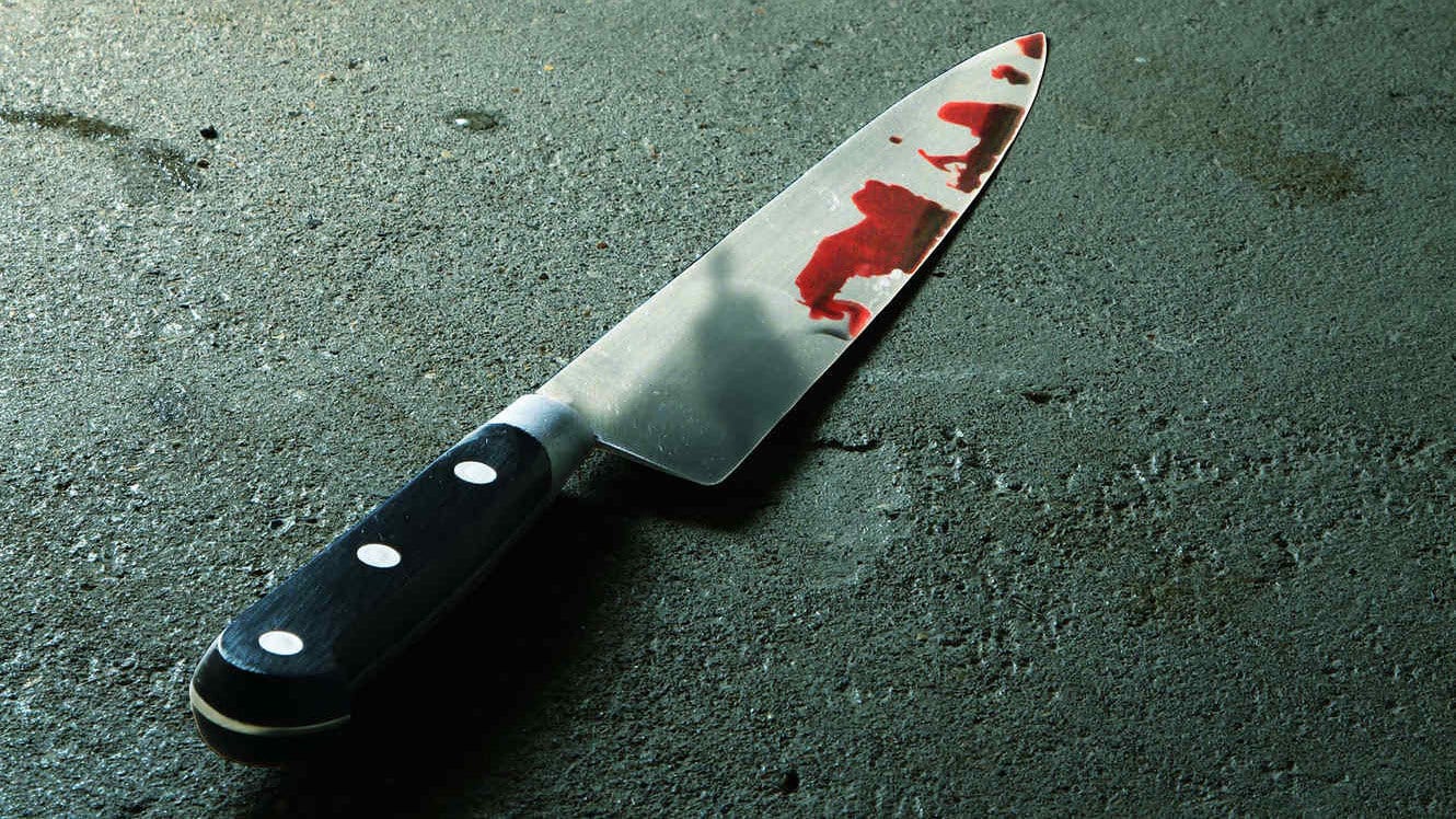 Un ladrón resultó muerto tras asaltar con un cuchillo una marisquería.