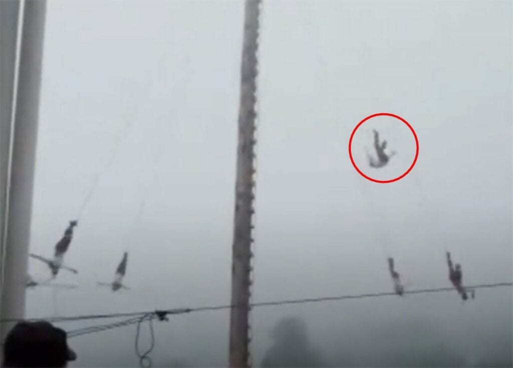 Un volador de Papantla cayó al piso desde una altura de unos 20 metros mientras realizaba el ritual.