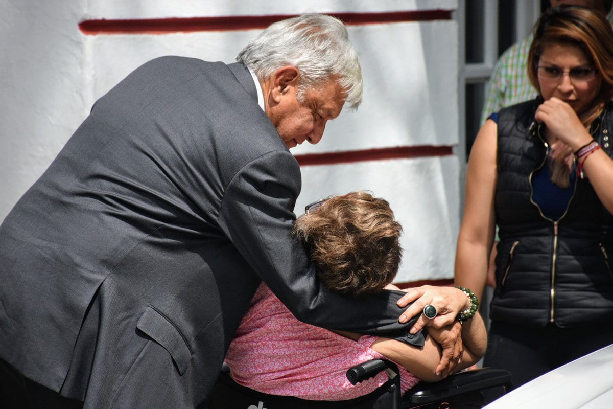 Candelaria, hermana del Presidente López Obrador, murió de un paro cardiaco.