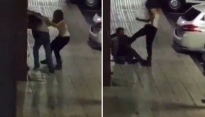 Una mujer golpea a su pareja después de arrojarlo desde la ventana.