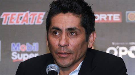 El exfutbolista Jorge Campos sería otro fichaje estrella del Partido Encuentro Solidario, que ya anunció a Adolfo Bautista como posible candidato.
