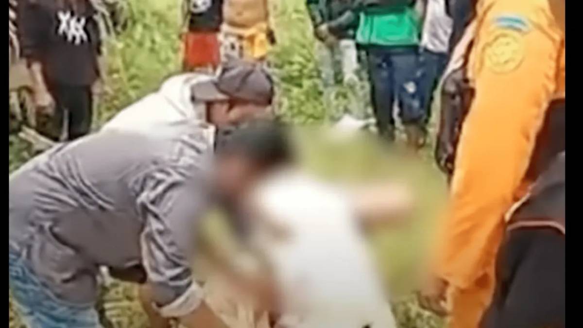 Cocodrilo se traga a un niño de 8 años y lo cazan para rescatar el cadáver (video)