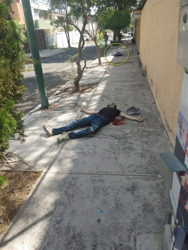 Dos presuntos delincuentes perdieron la vida y una persona más resultó lesionada de gravedad tras la balacera registrada este lunes en la colonia, Chapalita, en Guadalajara.