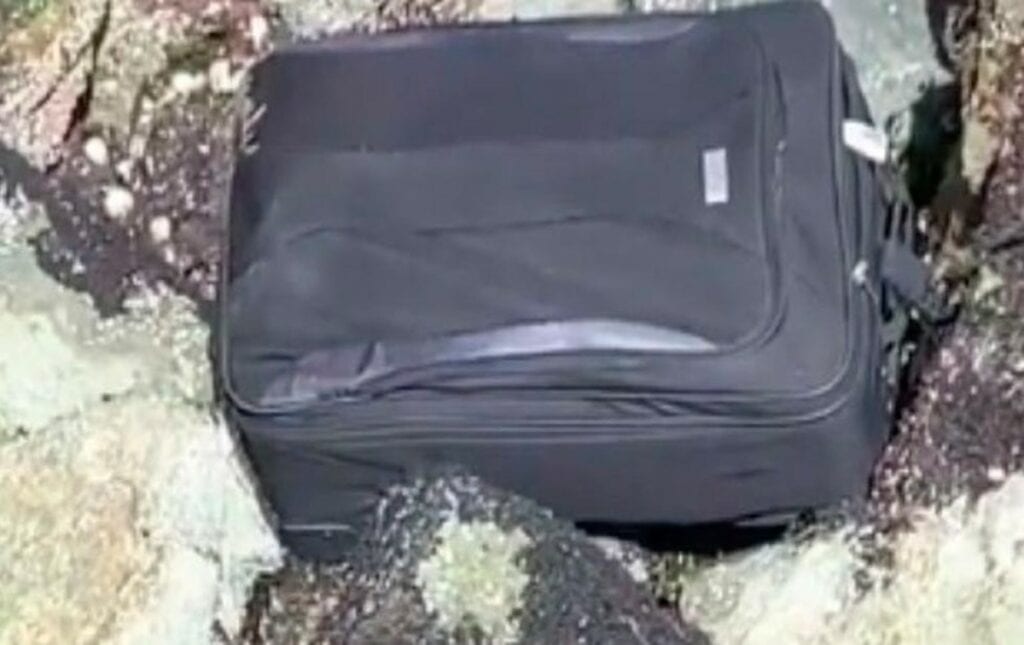 Dentro de una maleta abandonada en un paraje en despoblado, fueron localizados restos humanos de una persona, informaron fuentes de Seguridad Pública del estado de Hidalgo