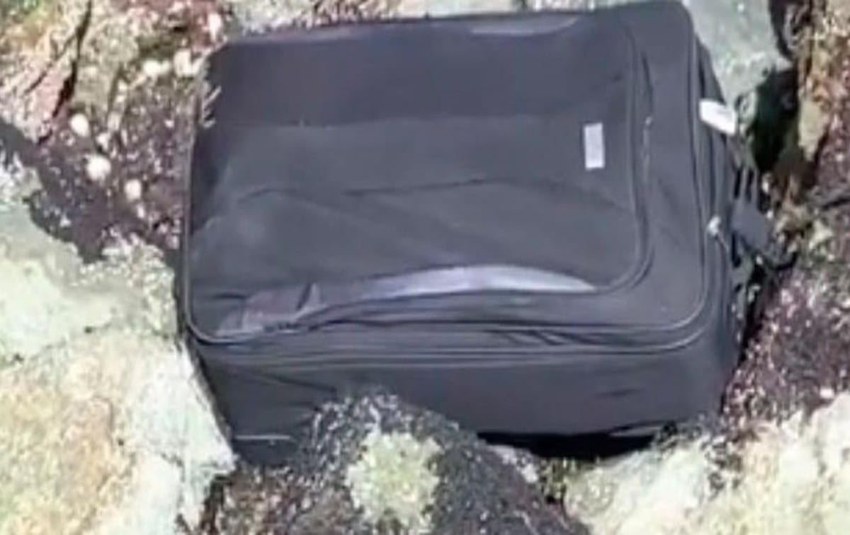 Dentro de una maleta abandonada en un paraje en despoblado, fueron localizados restos humanos de una persona, informaron fuentes de Seguridad Pública del estado de Hidalgo
