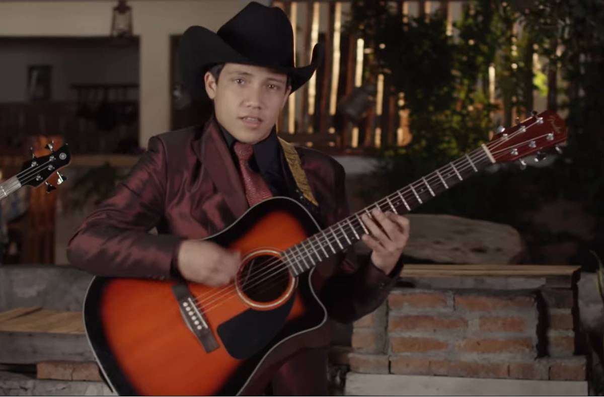 Ejecutan al cantante Julio Verdugo en Culiacán