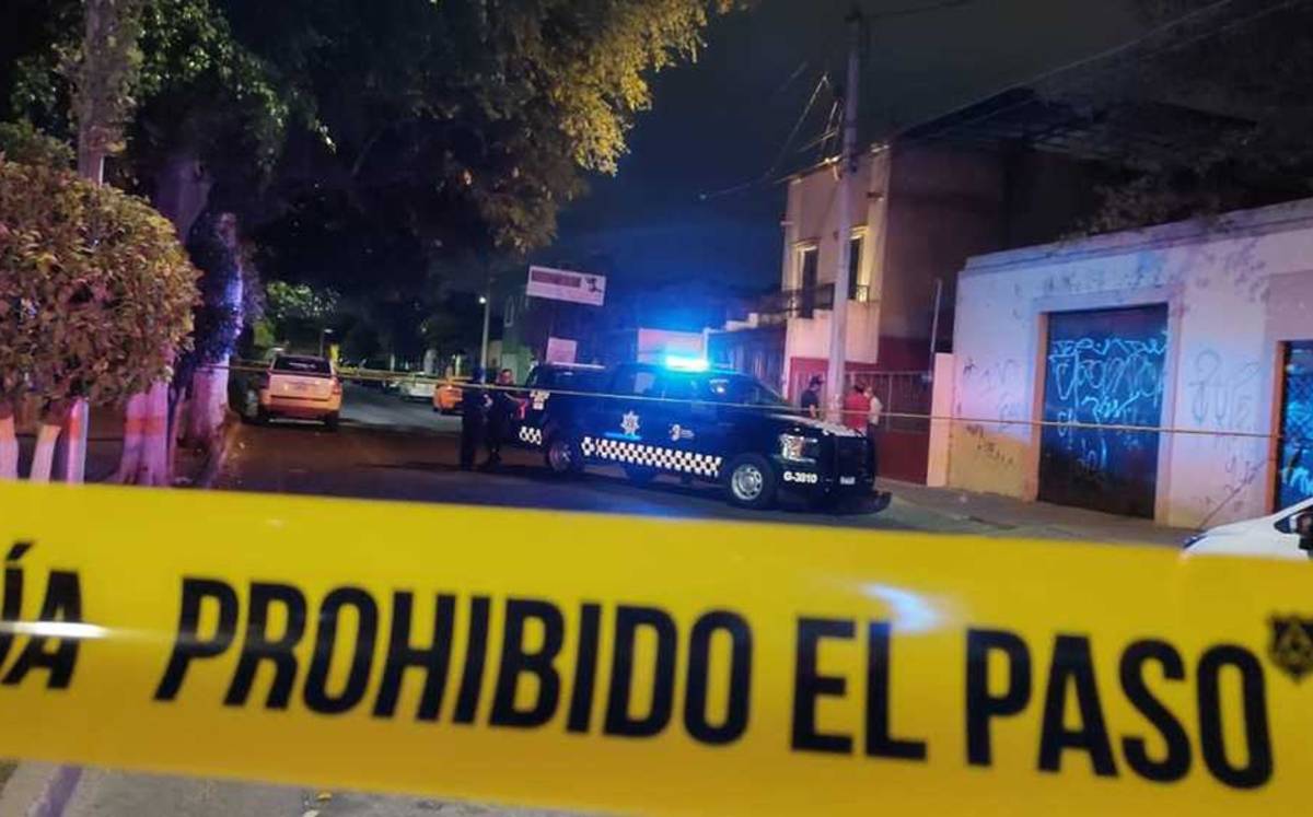 La casa del candidato a la presidencia municipal de San Pedro Tlaquepaque por el PRI, Roberto Albarrán Magaña fue atacada a balazos, sin que se registraran personas lesionadas.