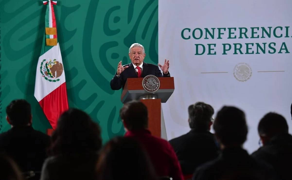 El Presidente Andrés Manuel López Obrador aseguró que no sabe de quién es la responsabilidad política por las fallas en la construcción de la Línea 12 del Metro y apuntó contra Felipe Calderón.