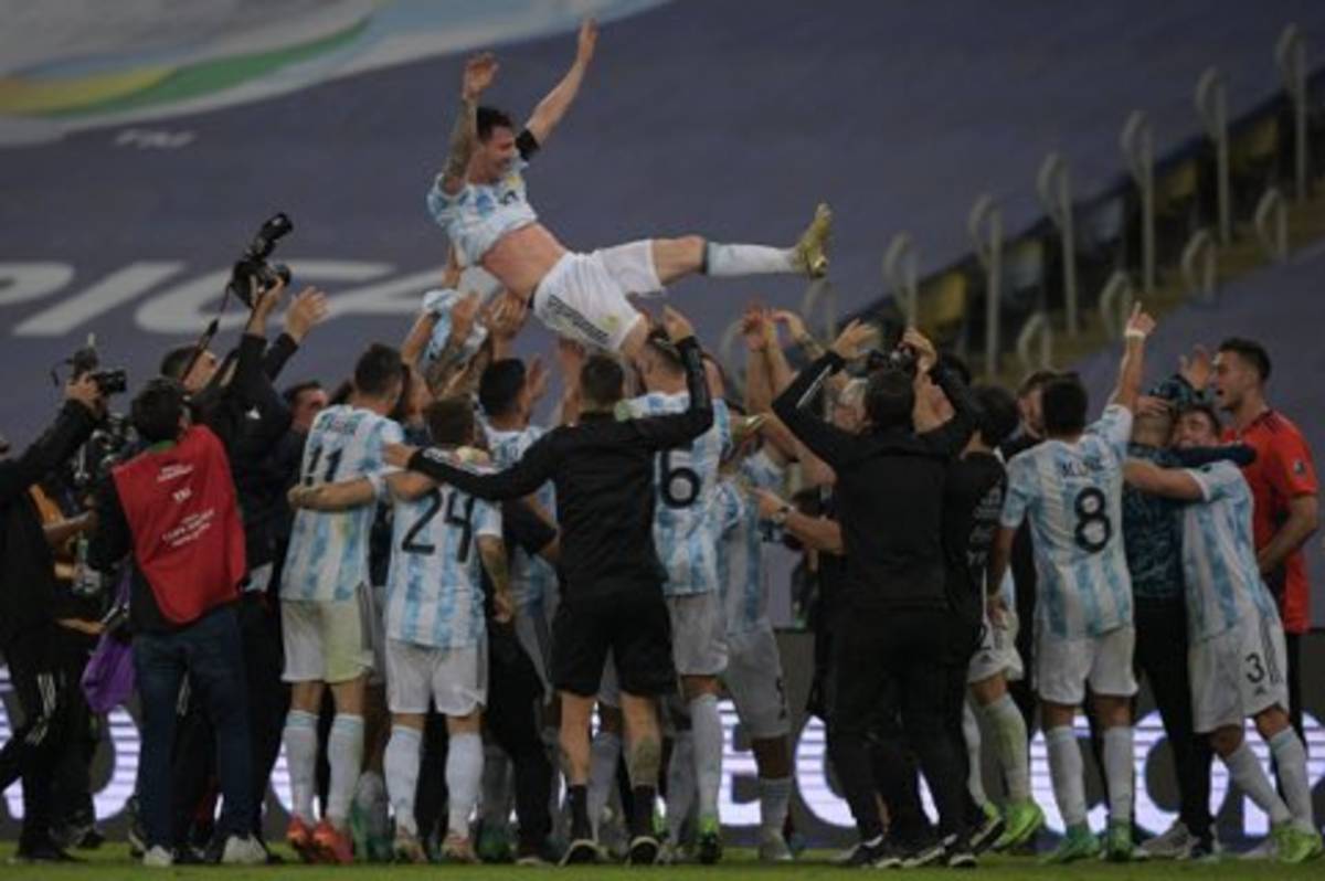 La selección argentina de futbol se ha impuesto este sábado a Brasil por 1-0 en la final de la Copa América, disputada en el estadio de Maracaná, en Río de Janeiro, proclamádose así campeona del torneo por primera vez desde 1993.