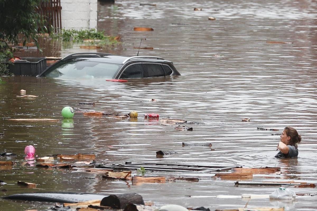 Al menos 46 personas murieron debido a inundaciones severas en Europa del Este.
