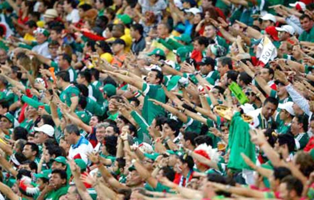La Comisión Disciplinaria de la FIFA sancionó a la Federación Mexicana de Futbol con una multa de 109 mil dólares (2.2 millones de pesos) por el grito homofóbico registrado en el partido de la Selección Nacional de México contra Islandia en mayo pasado.