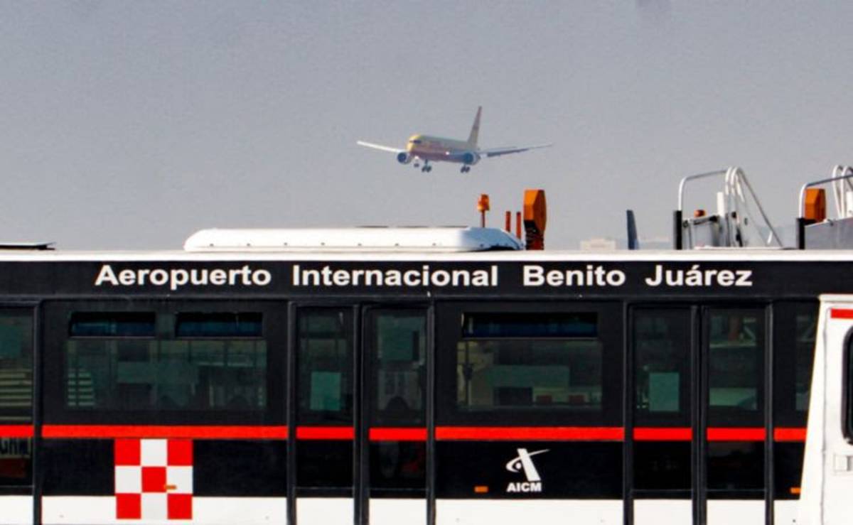 El Aeropuerto Internacional de la Ciudad de México (AICM) informó que una falla general de comunicación entre radares afecta todos los planes de vuelo desde Estados Unidos y México.