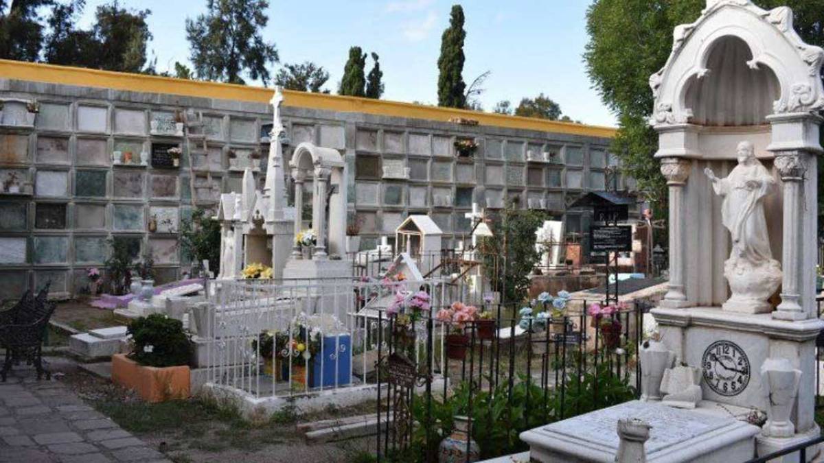 Alrededor de 40 tumbas de interés histórico que se encuentran en el Panteón de Santa Paula de Guanajuato, recibirán restauración y rehabilitación