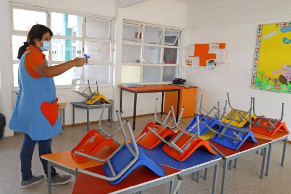 La reapertura de escuelas en México, no puede realizarse de manera generalizada, ya que debe estar basada en una evaluación de riesgo local, alertó la Organización Panamericana de la Salud.
