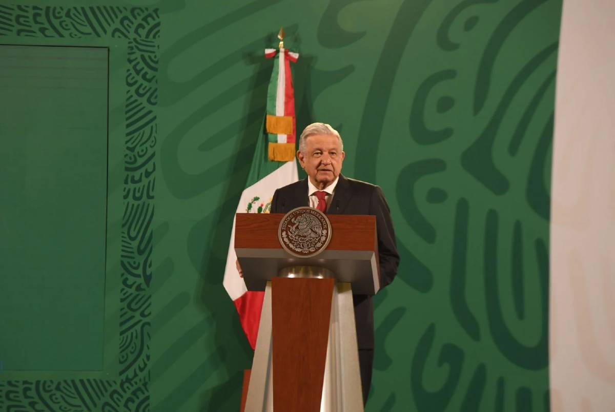 Andrés Manuel López Obrador instruyó al secretario de Relaciones Exteriores, Marcelo Ebrard Casaubón, a que inicie una campaña para facilitar y agilizar que los mexicanos que viven en el extranjero voten