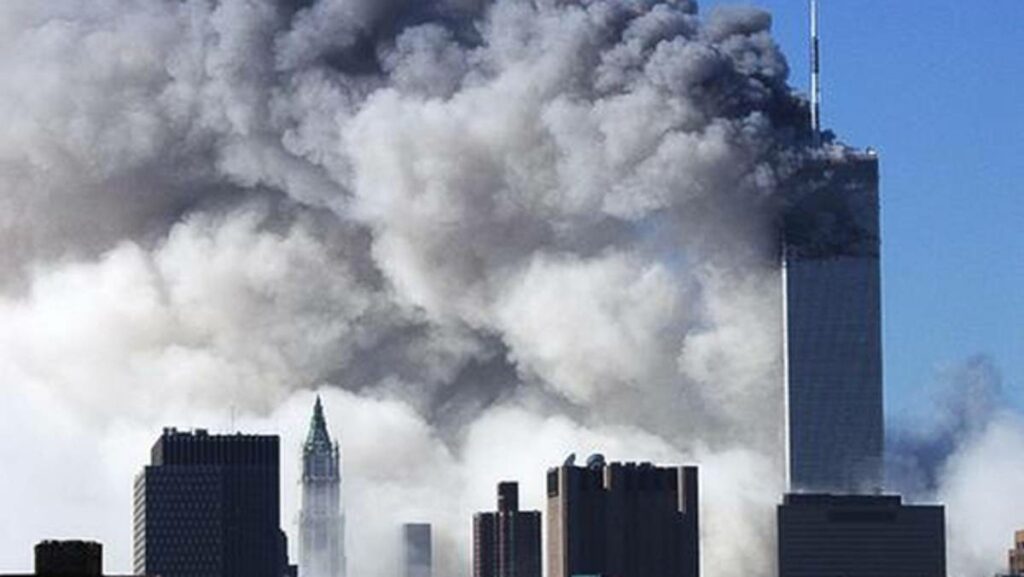 el 11 de septiembre de 2001 acabó por convertirse en la jornada más oscura de la mayor ciudad de Estados Unidos. Una serie de atentados islamistas coordinados dejaron casi 3 mil muertos y cambiaron el rumbo de la historia.
