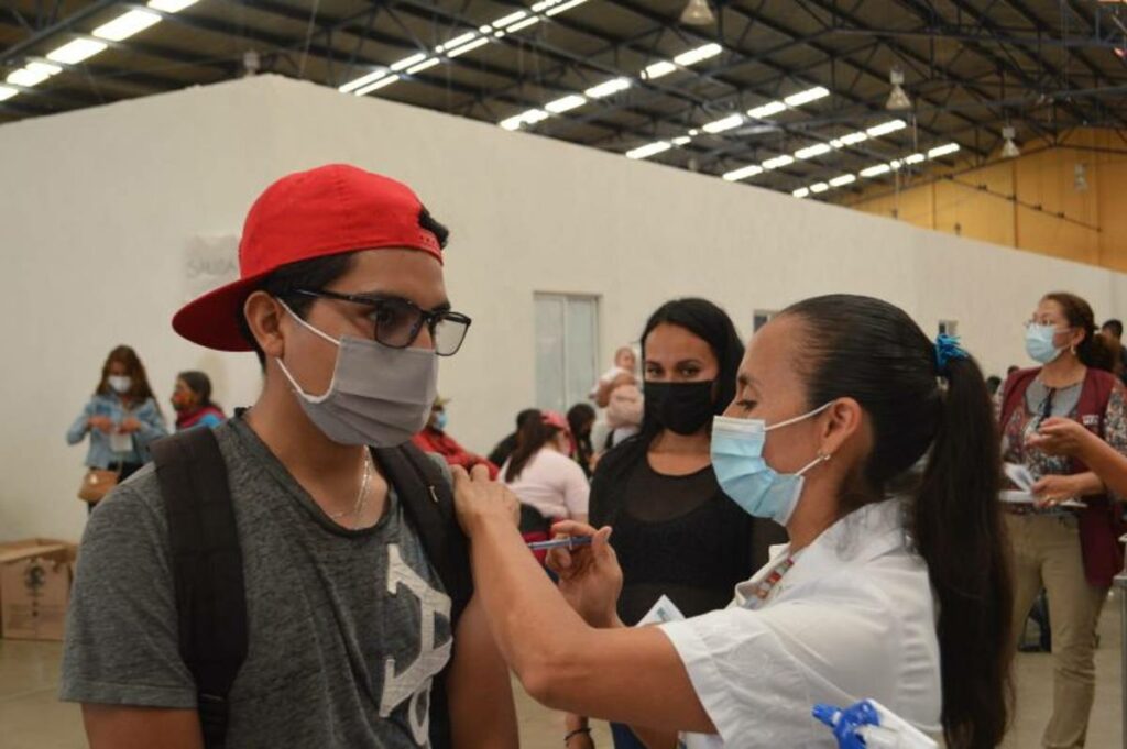 En el estado de Guanajuato, se calcula que podrían ser hasta 130 mil menores de edad guanajuatenses susceptibles de recibir su primera dosis contra el coronavirus.