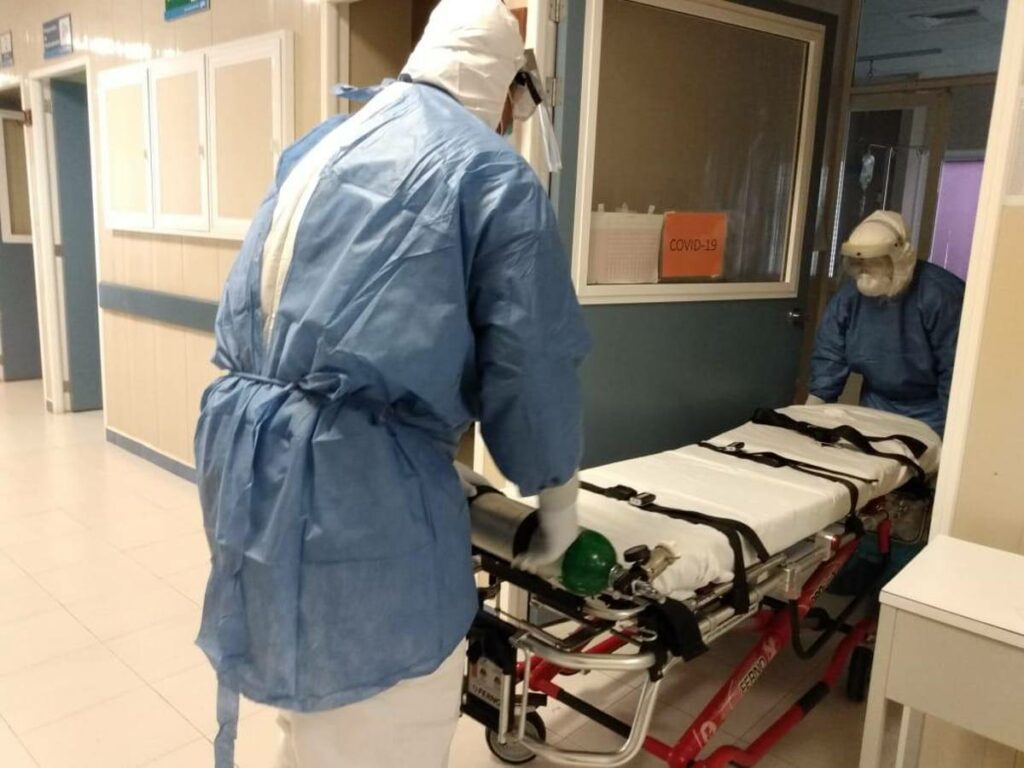 El Hospital General León, es el que mayor número de cirugías al mes realiza en todo el estado de Guanajuato, realizando en promedio mil cirugías sin costo alguno para los pacientes que no tienen derechohabiencia social