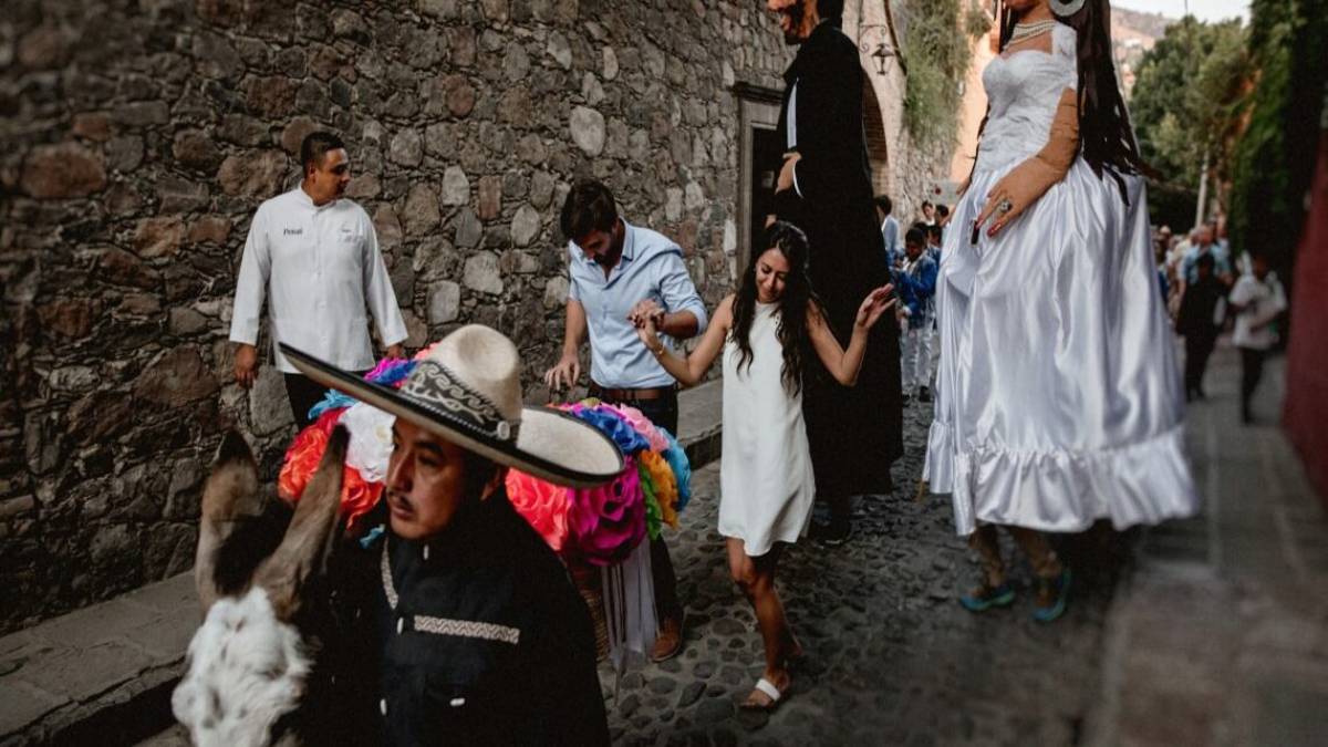 Guanajuato invita a la cadena de valor turística a formar parte del fortalecimiento y certificación mediante la estrategia de “Fábrica de Productos 2.0”, creación de experiencias turísticas, en la que se buscan 25 proyectos turísticos que deseen formar parte.