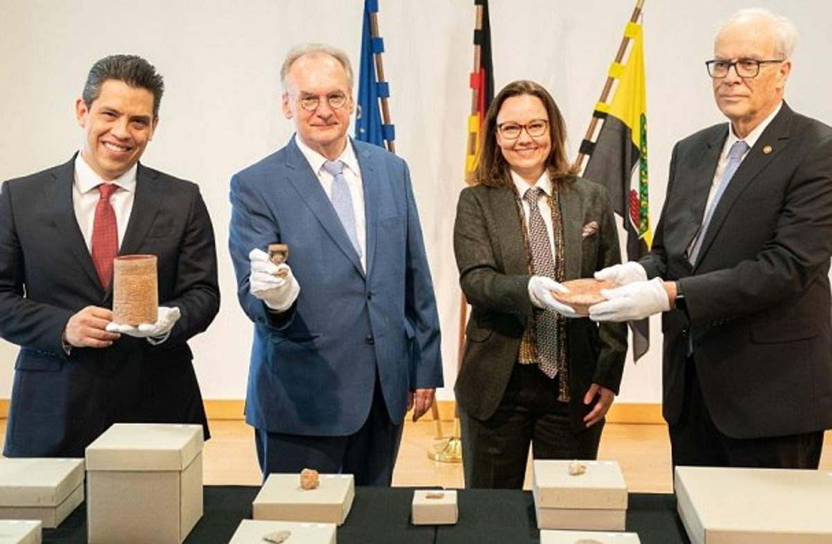 Alemania devolvió este viernes un conjunto de bienes culturales precolombinos a México y Guatemala en un acto en Berlín.