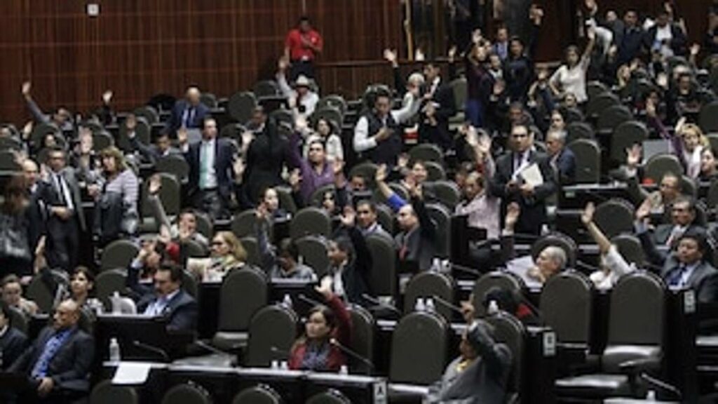 Con 274 votos a favor, 219 en contra y 3 abstenciones, el pleno de la Cámara de Diputados avaló, en lo general, el dictamen del Proyecto de Presupuesto de Egresos de la Federación para el 2022.