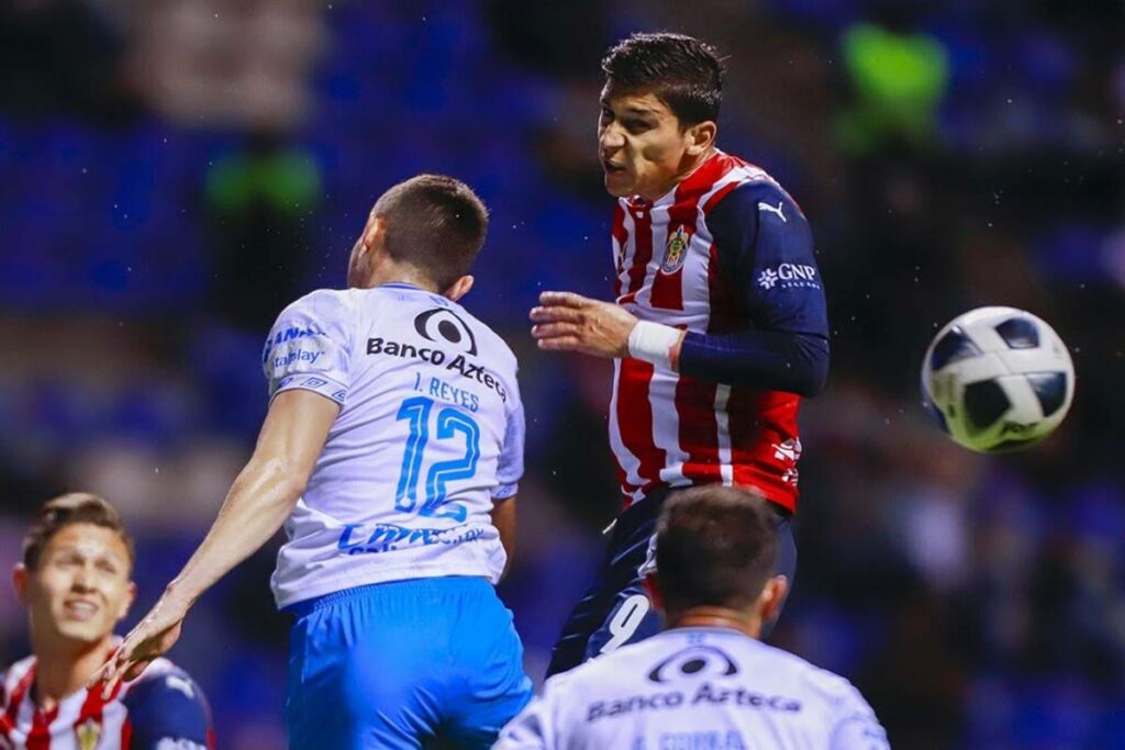 Antony Silva detuvo tres penaltis, dos en la muerte súbita para que el Puebla pasara a los cuartos de final del Apertura 2021, al derrotar al Guadalajara en la tanda 8-7