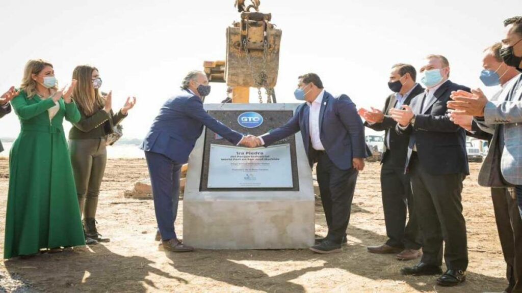 Diego Sinhue Rodríguez Vallejo presidió la ceremonia de colocación de la primera piedra del Parque Industrial World Port