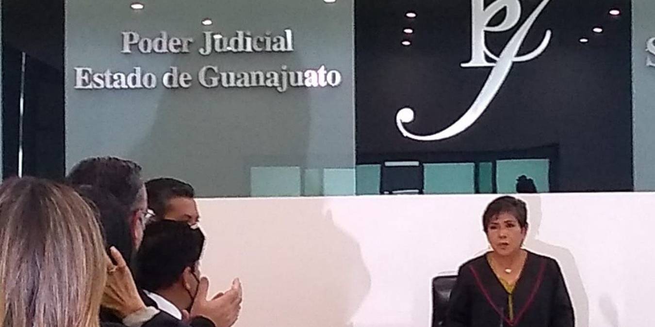 Ma. Rosa Medina Rodríguez tomó protesta como la nueva Presidenta del Poder Judicial del Estado de Guanajuato durante la primera sesión del Pleno de este año