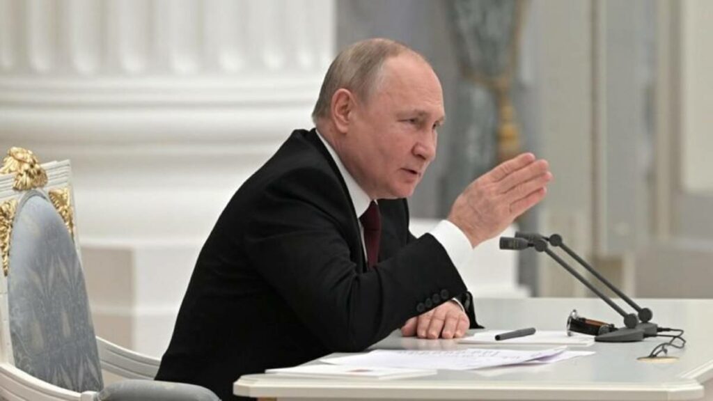 El presidente de Rusia, Vladimir Putin, anunciará en breve su decisión sobre el reconocimiento de las independencias de las autoproclamadas repúblicas separatistas de Donetsk y Lugansk, en la región del Donbás en el este de Ucrania.