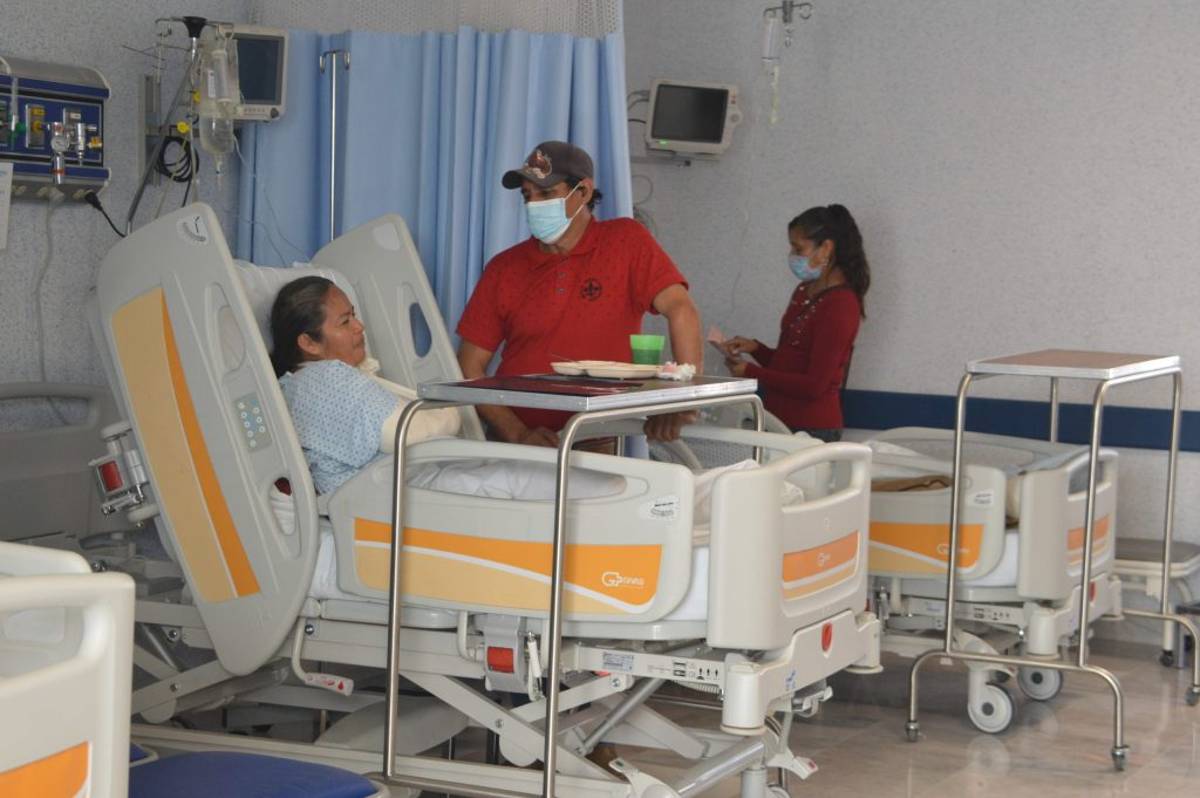 La Secretaría de Salud del Estado de Guanajuato brinda servicios médicos a través de 15 Redes de Servicios de Salud, por medio de ellas ofrece cobertura a la población sin alguna derechohabiencia.