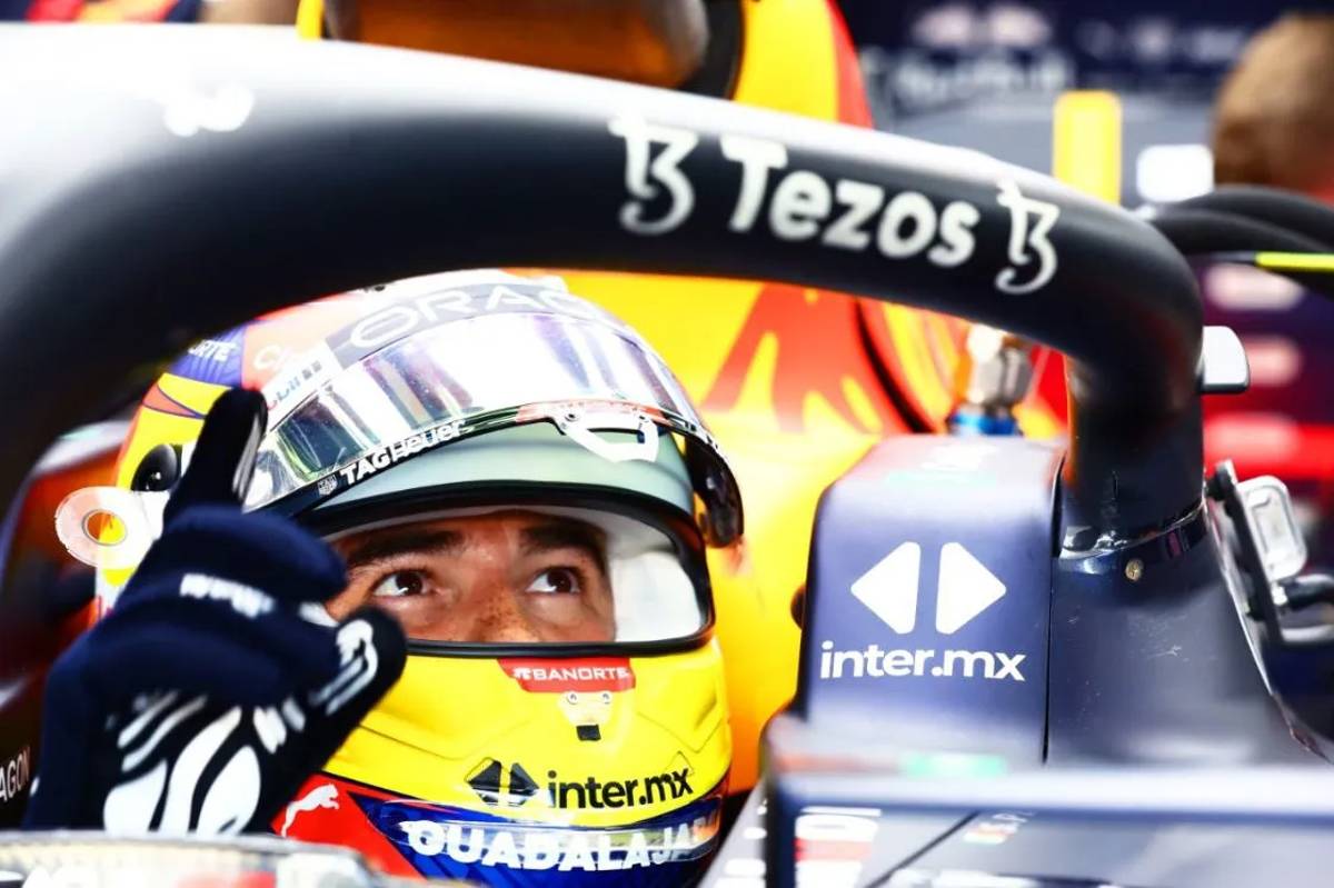 El mexicano Sergio Checo Pérez (Red Bull) consiguió este sábado la primera "pole position" de toda su carrera en la Fórmula 1, al ser el más rápido en la sesión de clasificación del Gran Premio de Arabia Saudita