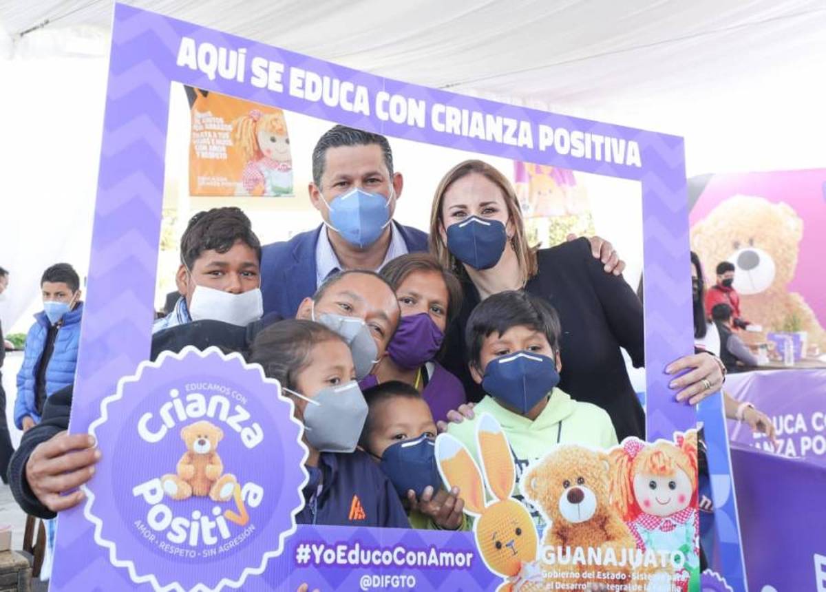 En la víspera de la conmemoración del Día de la Familia, el gobernador de Guanajuato, Diego Sinhue Rodríguez Vallejo, dijo que la familia fortalece la sociedad