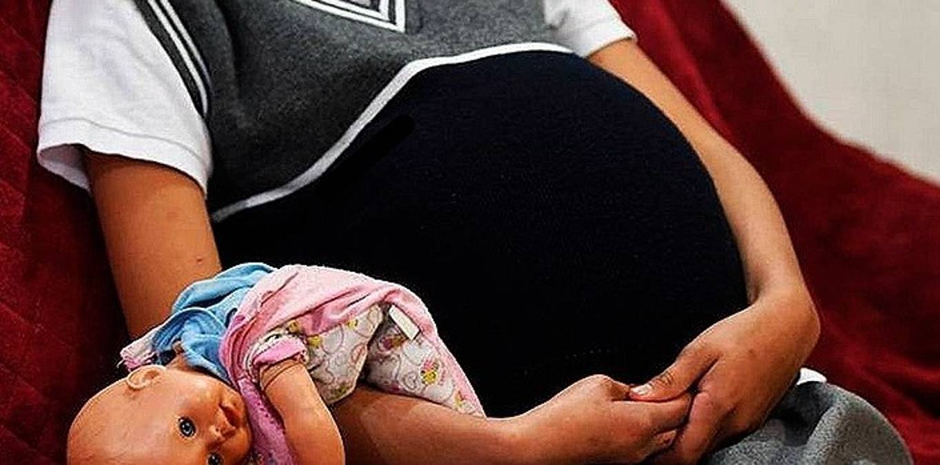 En Tlaxcala, una niña de 13 años se convirtió en madre por segunda vez. Las autoridades se dieron a la tarea de investigar el caso.