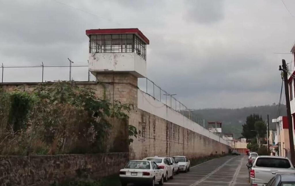 Diego Sinhue Rodríguez Vallejo, declaró que continuarán los traslados de presos que se encuentran en penales de Guanajuato a penales federales en otros estados
