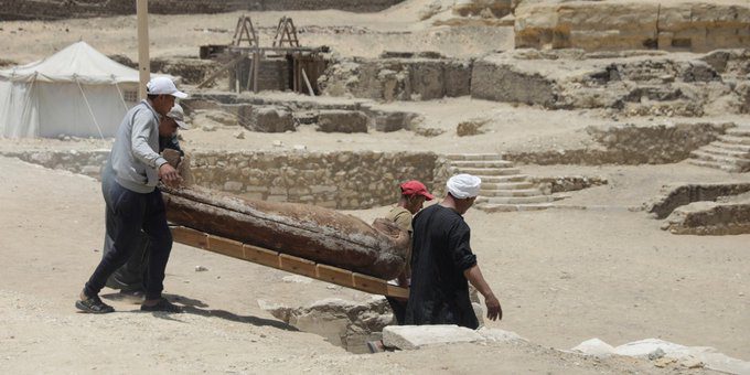 Una misión arqueológica egipcia ha hallado el que se considera el primer escondite con más de un centenar de sarcófagos de bronce que datan del Periodo Tardío