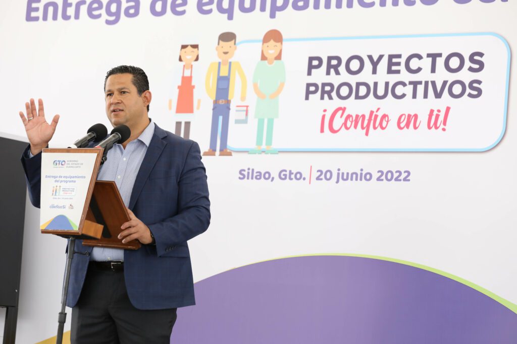 El Gobernador del Estado de Guanajuato, Diego Sinhue Rodríguez Vallejo, entregó apoyos del Programa “Confío en ti” en beneficio de emprendedores de 14 municipios.