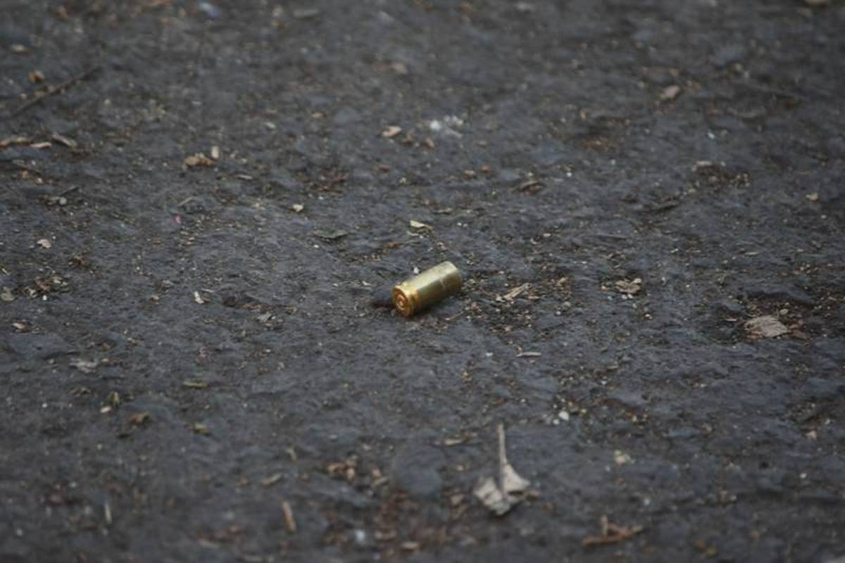 Policías estatales de Jalisco detuvieron a un adulto mayor que disparó con un arma de fuego contra un grupo de niños