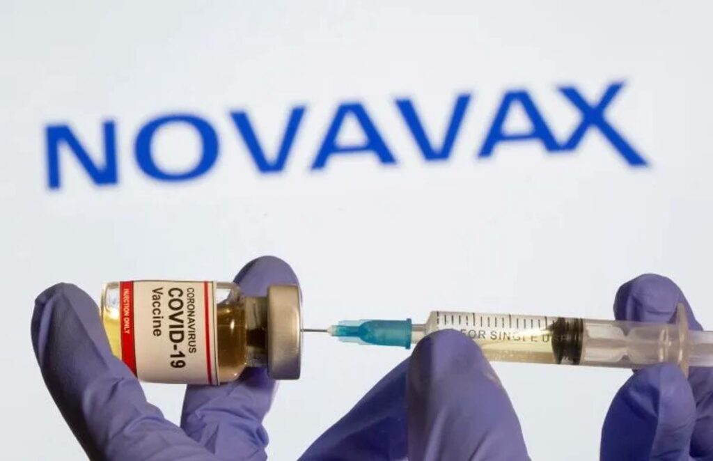 Administración de Alimentos y Medicamentos de Estados Unidos (FDA) dijo que está preocupado por un posible riesgo de inflamación del corazón por la vacuna de Novavax
