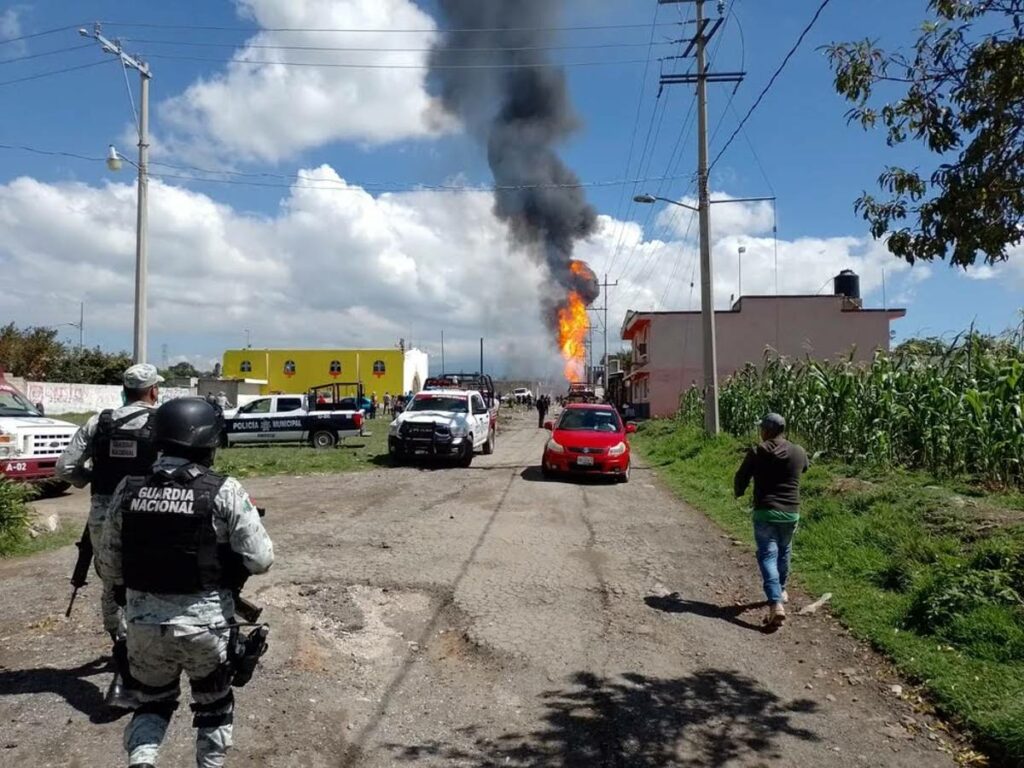 Vecinos del municipio de Amozoc, Puebla reportaron esta una explosión de un ducto de Pemex