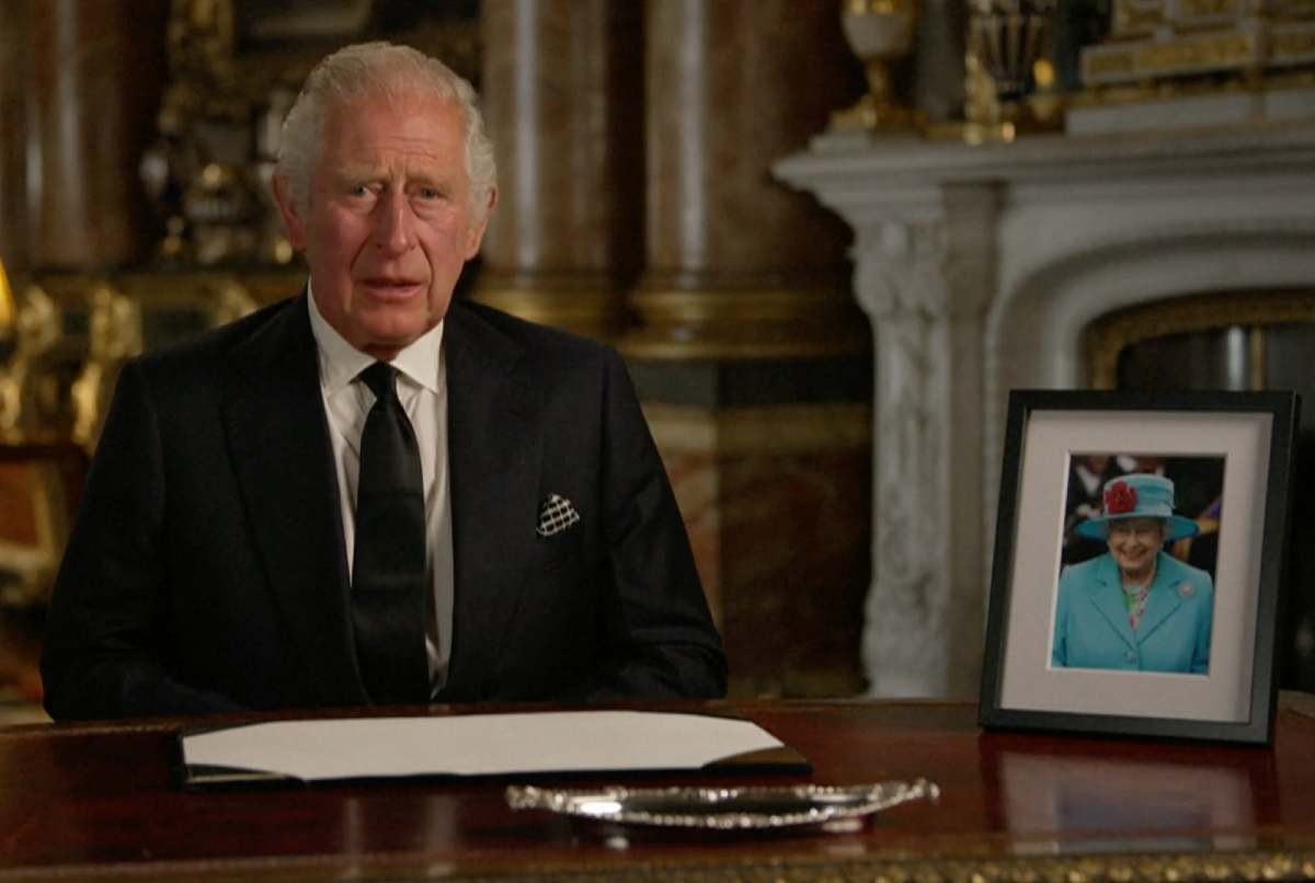 El rey Carlos III prometió “servicio de por vida” a sus súbditos en su primer discurso televisado a la nación como monarca