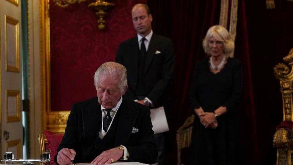 Carlos III fue proclamado oficialmente rey de Reino Unido este sábado en una ceremonia cargada de tradición y simbolismo