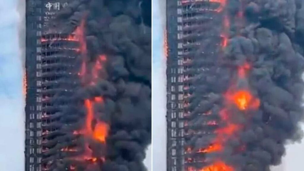 Un enorme incendio envolvió un rascacielos de oficinas de gran altura en el centro de Changsha, en el sur de China