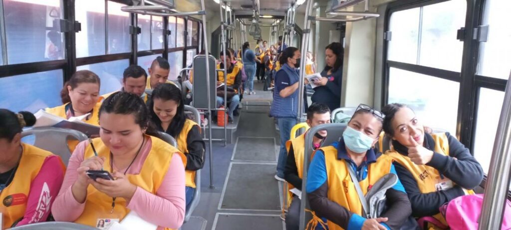 Con el objetivo de apoyar a la campaña de prevención contra el dengue comenzó a funcionar el autobús denominado “Dengue Oruga”
