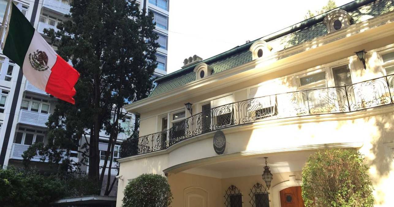 Un hombre estuvo atrincherado casi cinco horas en el interior de la embajada de México en Argentina,
