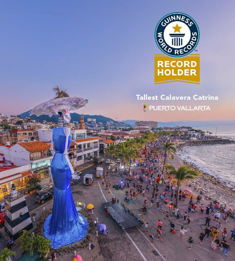 Una de las actividades en torno a esta festividad se llevó a cabo en Puerto Vallarta, Jalisco, el montaje de una figura monumental que buscaba romper el Récord Guinness de la catrina más grande del mundo, y lo logró.