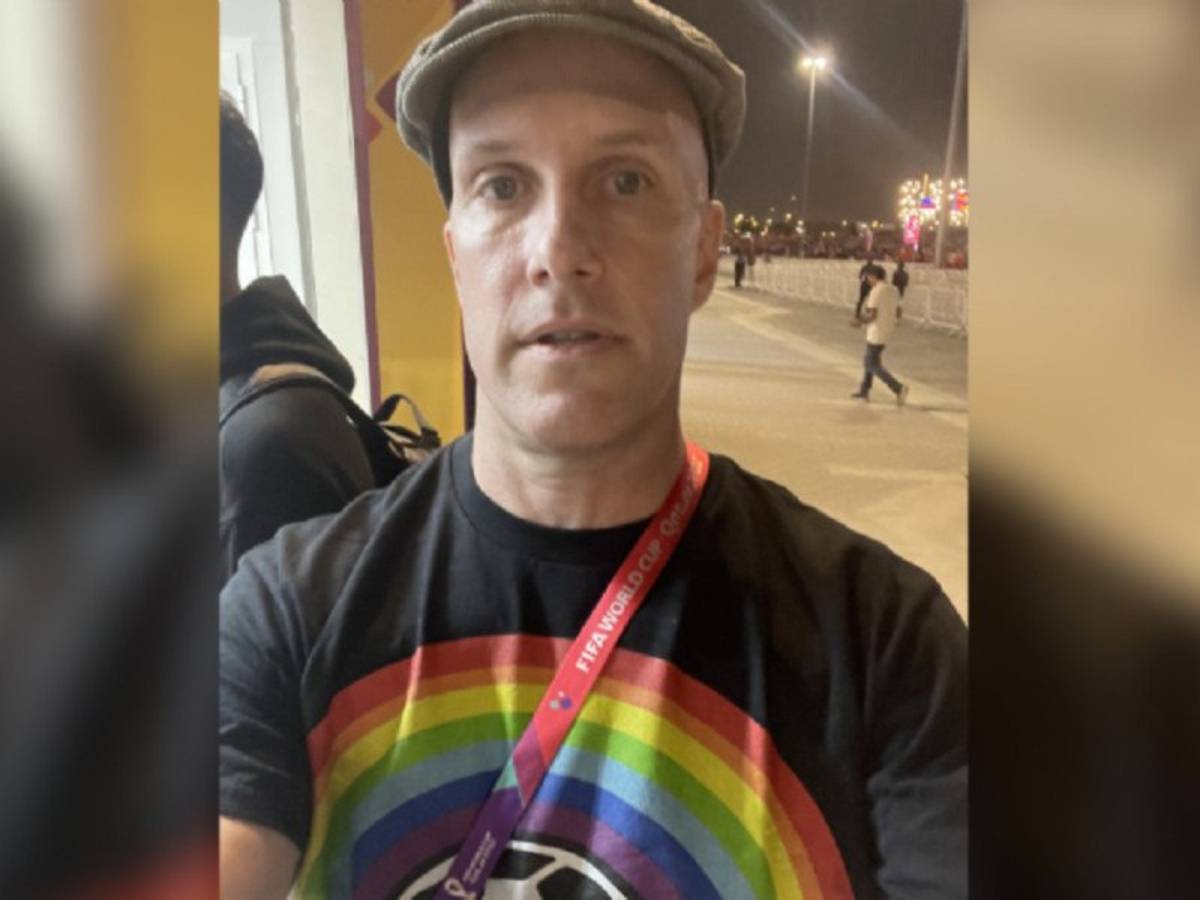 Luego de que guardias lo detuvieran y le negaran la entrada por usar una playera LGBTIQ+, el periodista Grant Wahl entró a un estadio de Qatar.