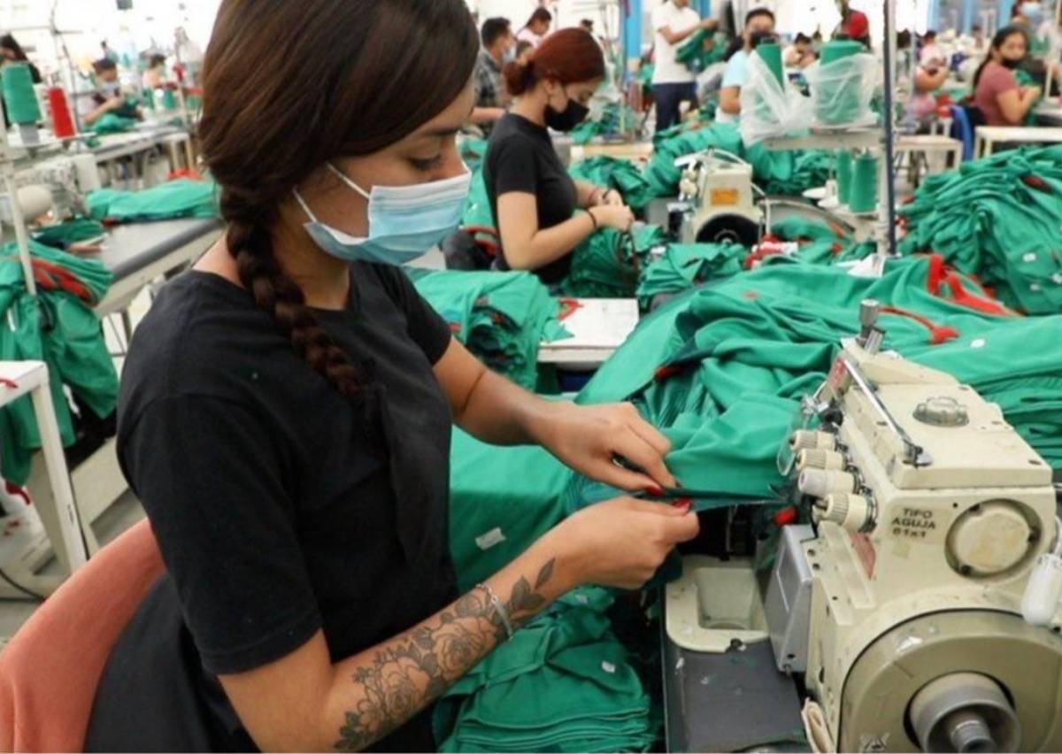 La compañía basada en Irapuato, Guanajuato, con 26 años de experiencia, fabrica las prendas que utilizarán tanto la escuadra tricolor como los albicelestes